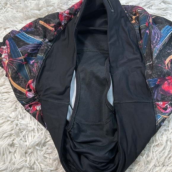 Lululemon Speed Up Mid-Rise Lined Short 4" Veiled Floral Black Multi / Black - Picture 3 of 6